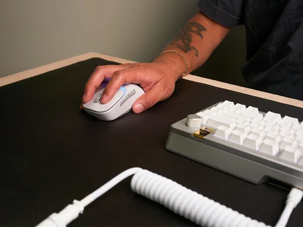 Glorious Model D3 Wireless Gaming Mouse, White Glorious Model D3 Wireless Gaming Mouse, White