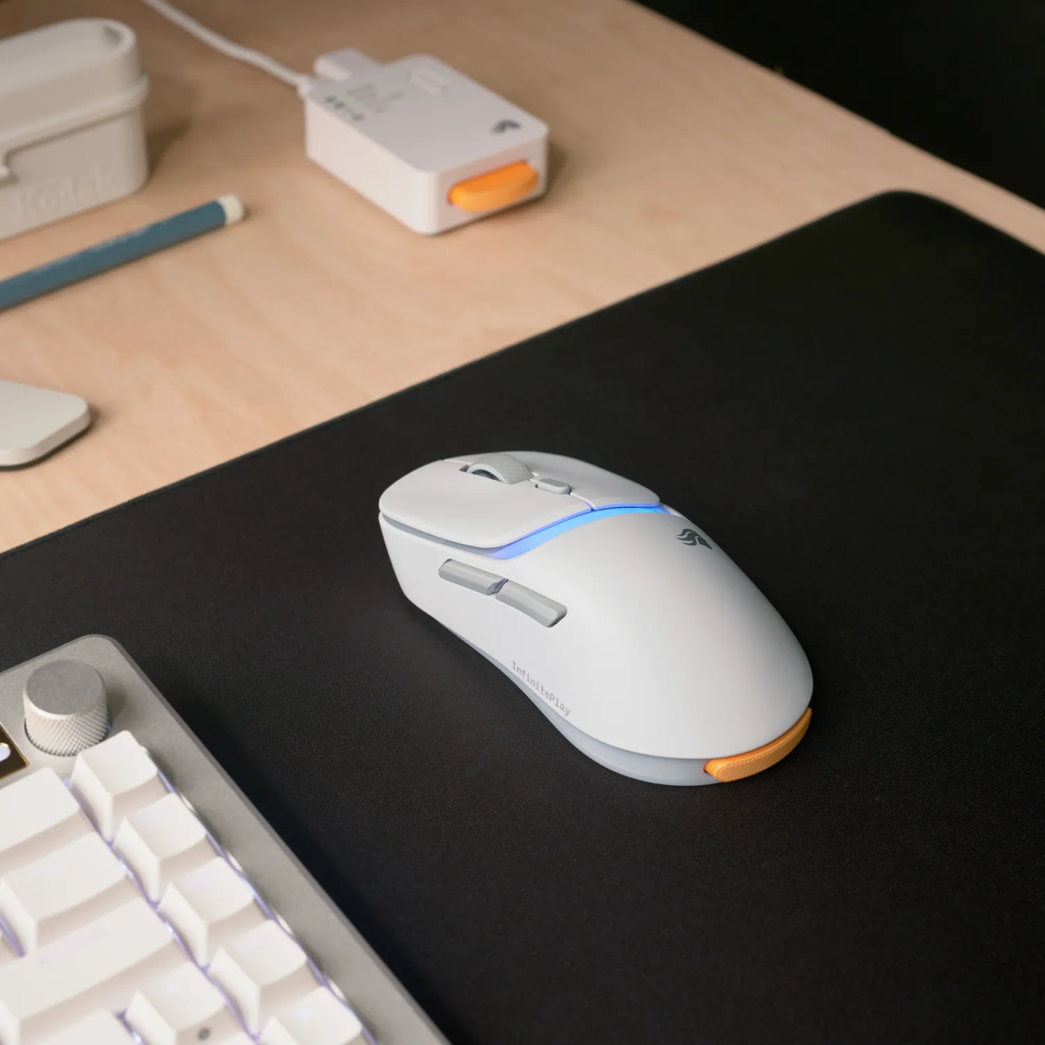 Glorious Model D3 Wireless Gaming Mouse, White Glorious Model D3 Wireless Gaming Mouse, White