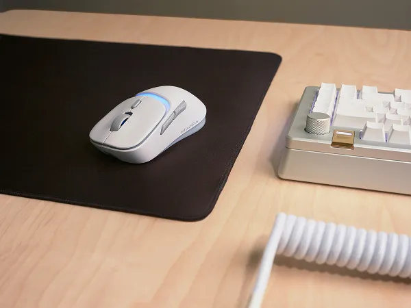 Glorious Model D3 Wireless Gaming Mouse, White Glorious Model D3 Wireless Gaming Mouse, White