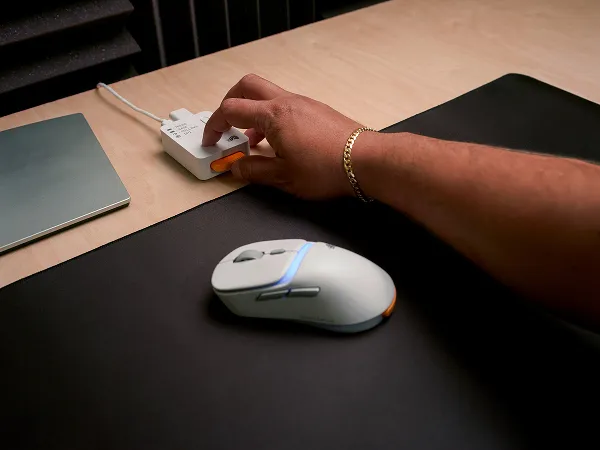 Glorious Model D3 Wireless Gaming Mouse, White Glorious Model D3 Wireless Gaming Mouse, White