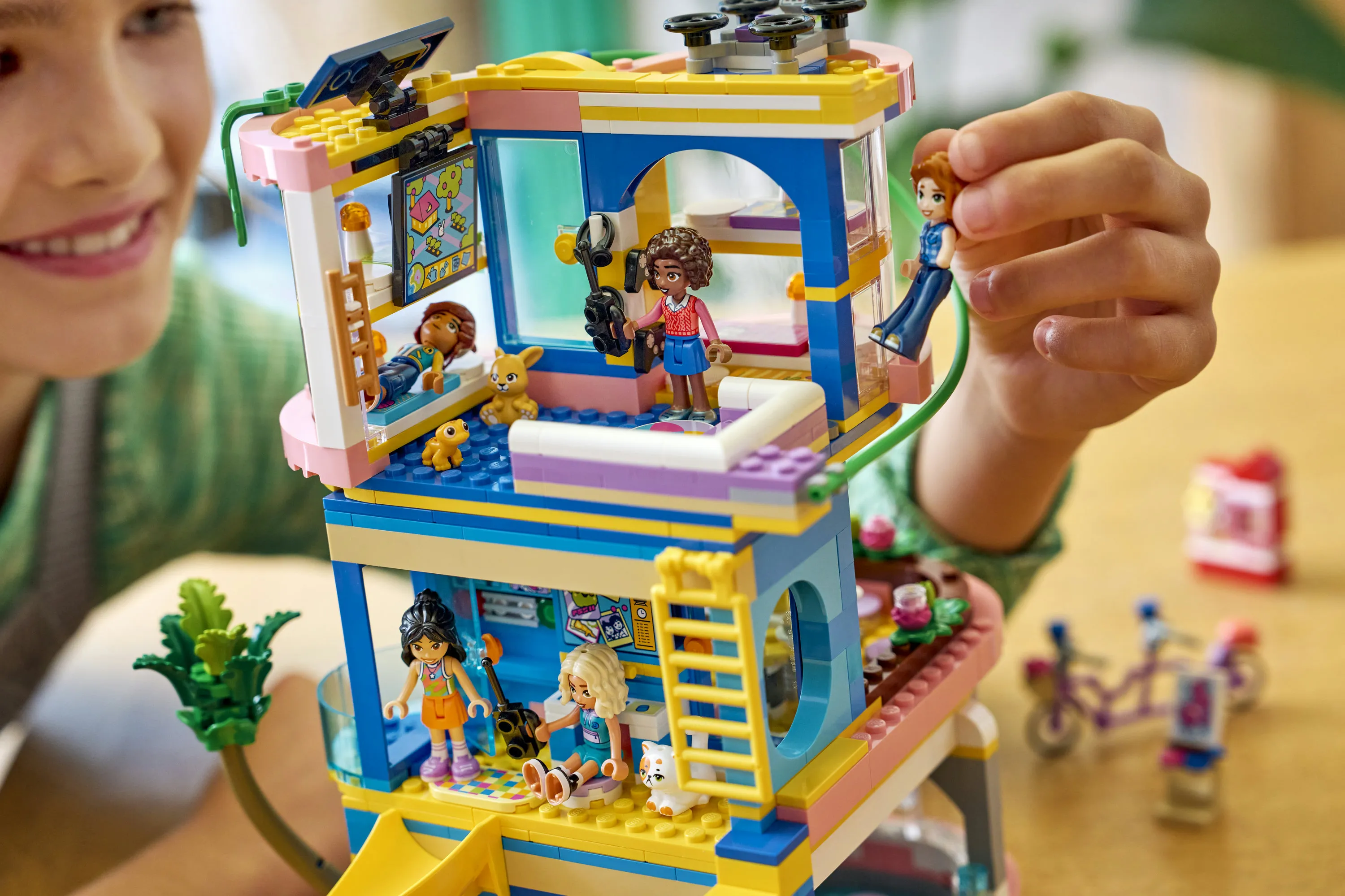 LEGO Friends Heartlake Citys v&auml;nners klubbhus 42689