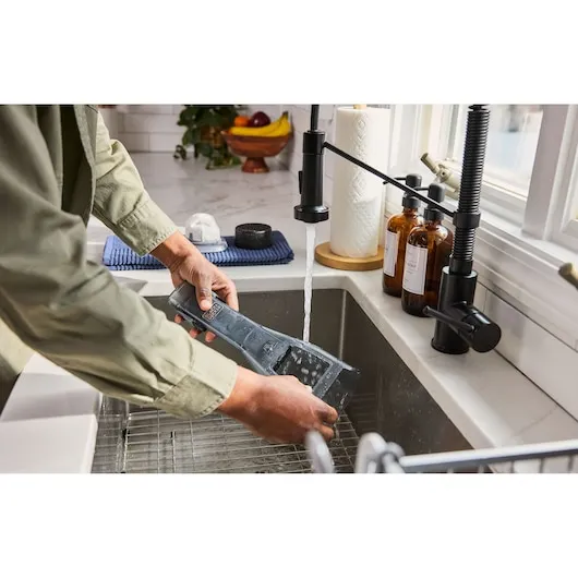 BLACK+DECKER DVD320J-QW 12V -k&auml;sik&auml;ytt&ouml;inen imuri, musta