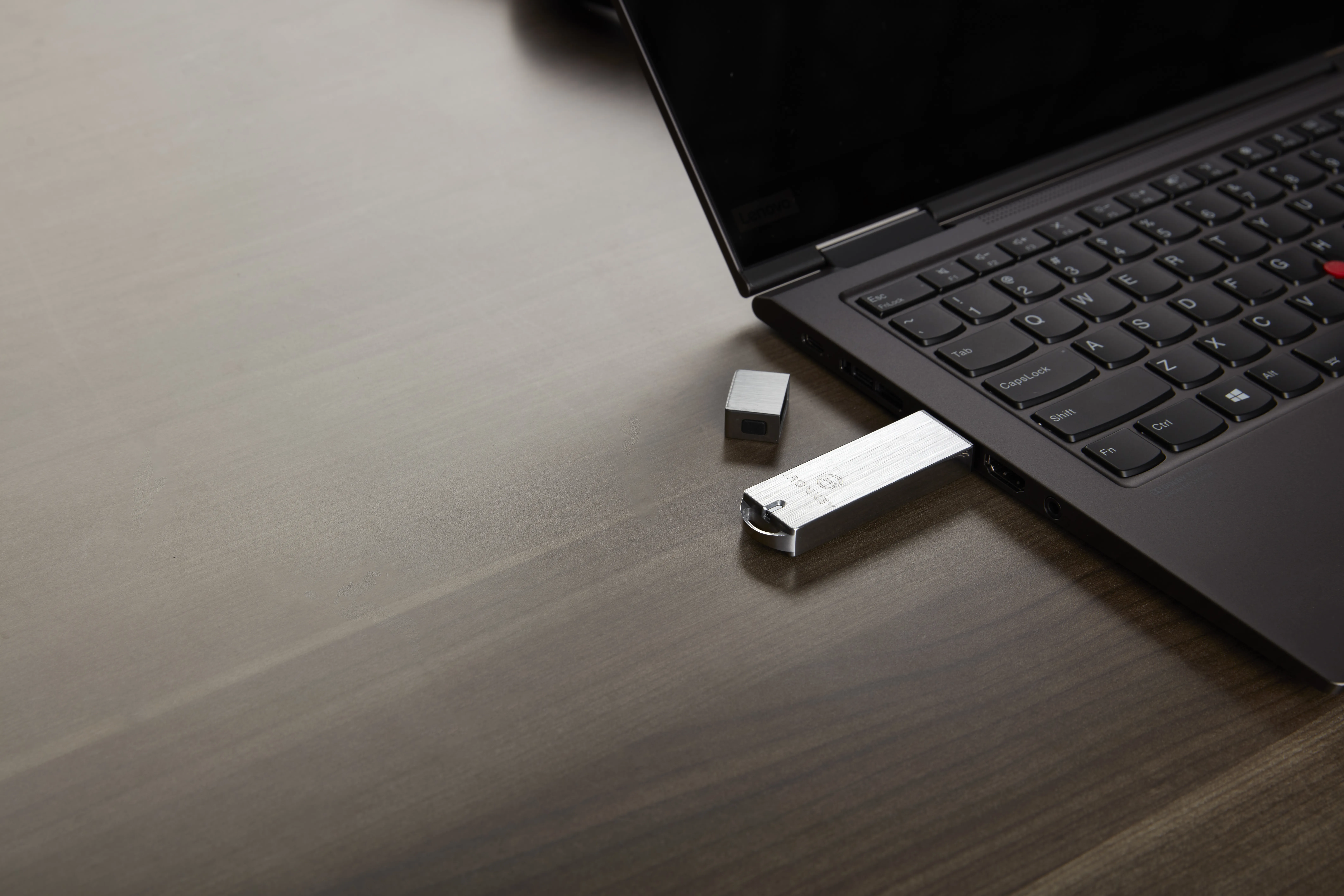 Kingston IronKey S1000 USB 3.2 Gen 1 4 GB USB-minne, silver