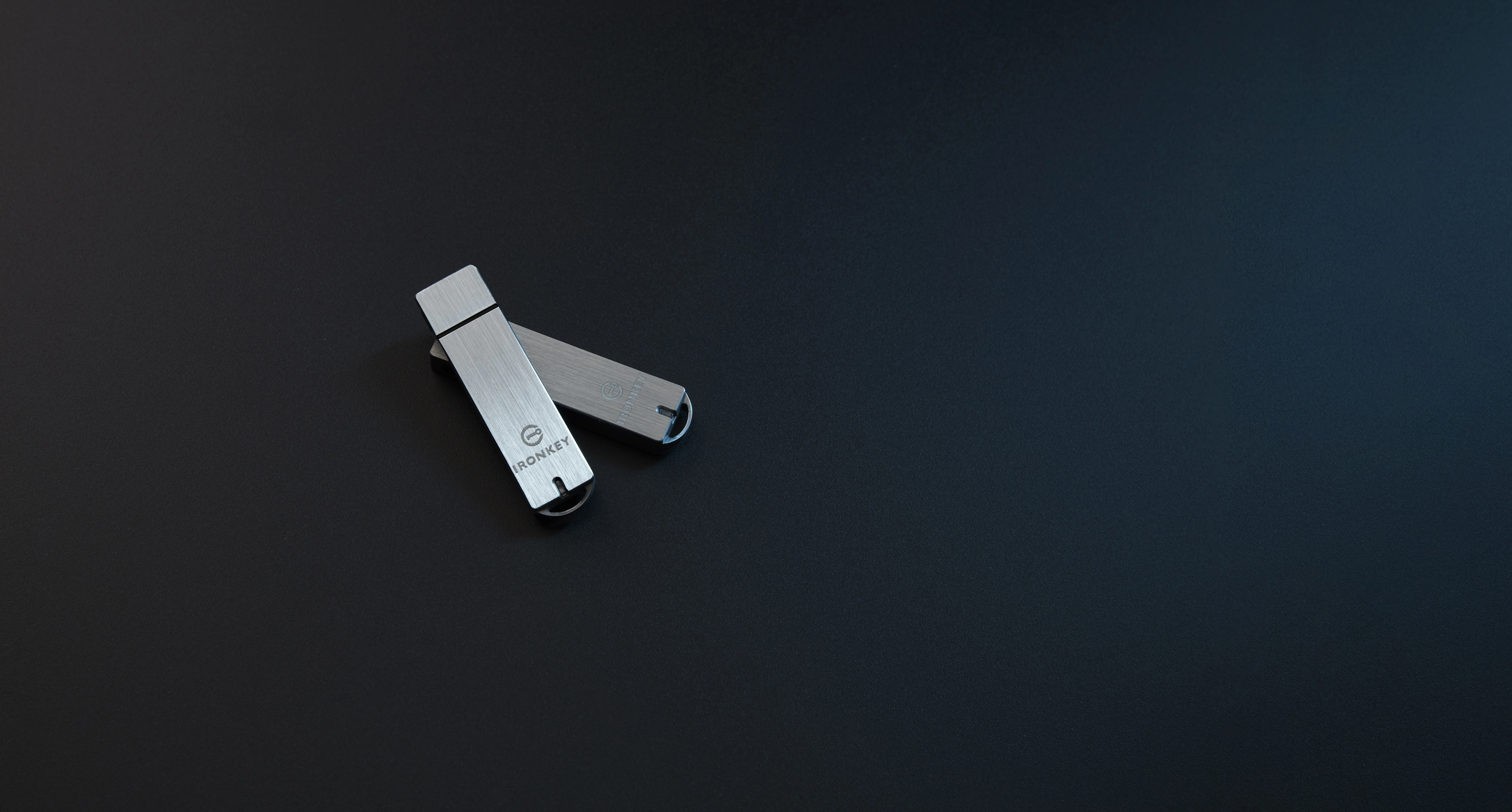 Kingston IronKey S1000 USB 3.2 Gen 1 4 GB USB-minne, silver