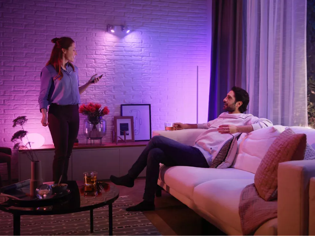 Philips Hue White and Color Ambiance -aloituspakkaus (3x GU10 LED, Hue Bridge Pro, himmenninkytkin)