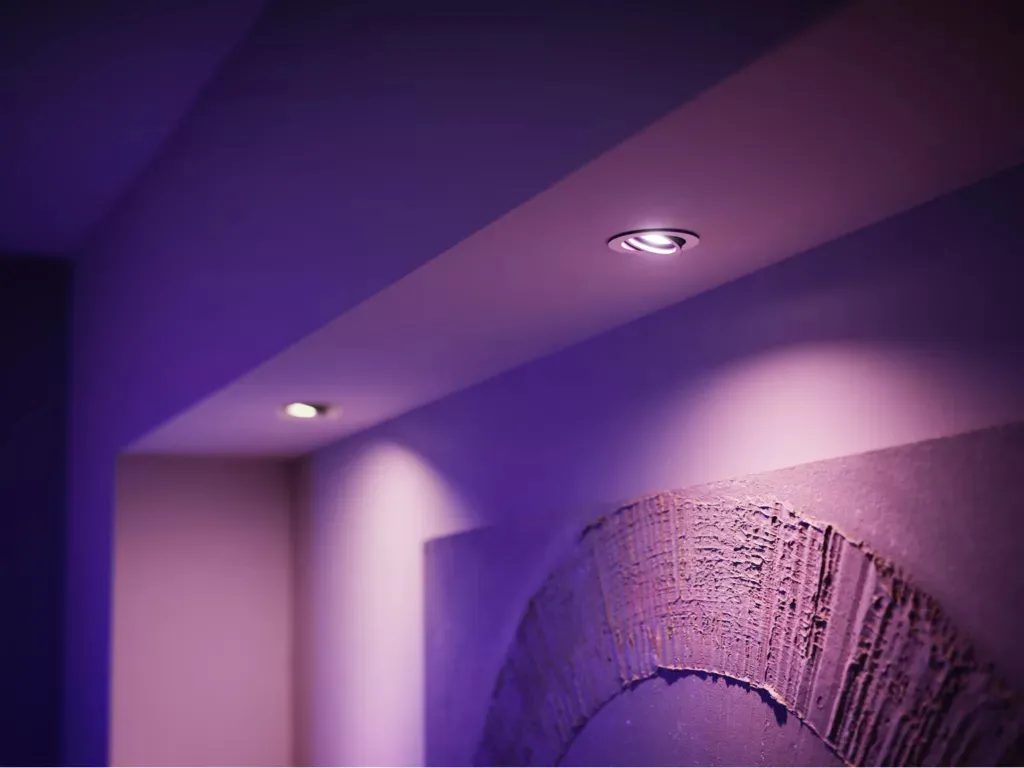Philips Hue White and Color Ambiance -aloituspakkaus (3x GU10 LED, Hue Bridge Pro, himmenninkytkin)