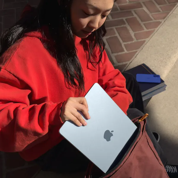 Apple MacBook Air 13&quot; M4 (10/10) 24 Gt, 512 Gt -kannettava, T&auml;htivalkea, MC6A4
