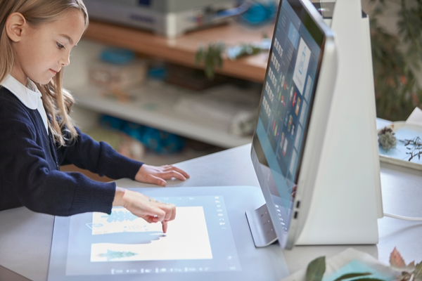 Sprout Pro by HP - Kaikki yhdess&auml; - 1 x Core i7 6700 / 3.4 GHz - RAM 8 Gt - Hybrid Drive 1 Tt (8 Gt) - GF GT 945A / HD Graphics 530 - GigE - WLAN: Bluetooth 4.0