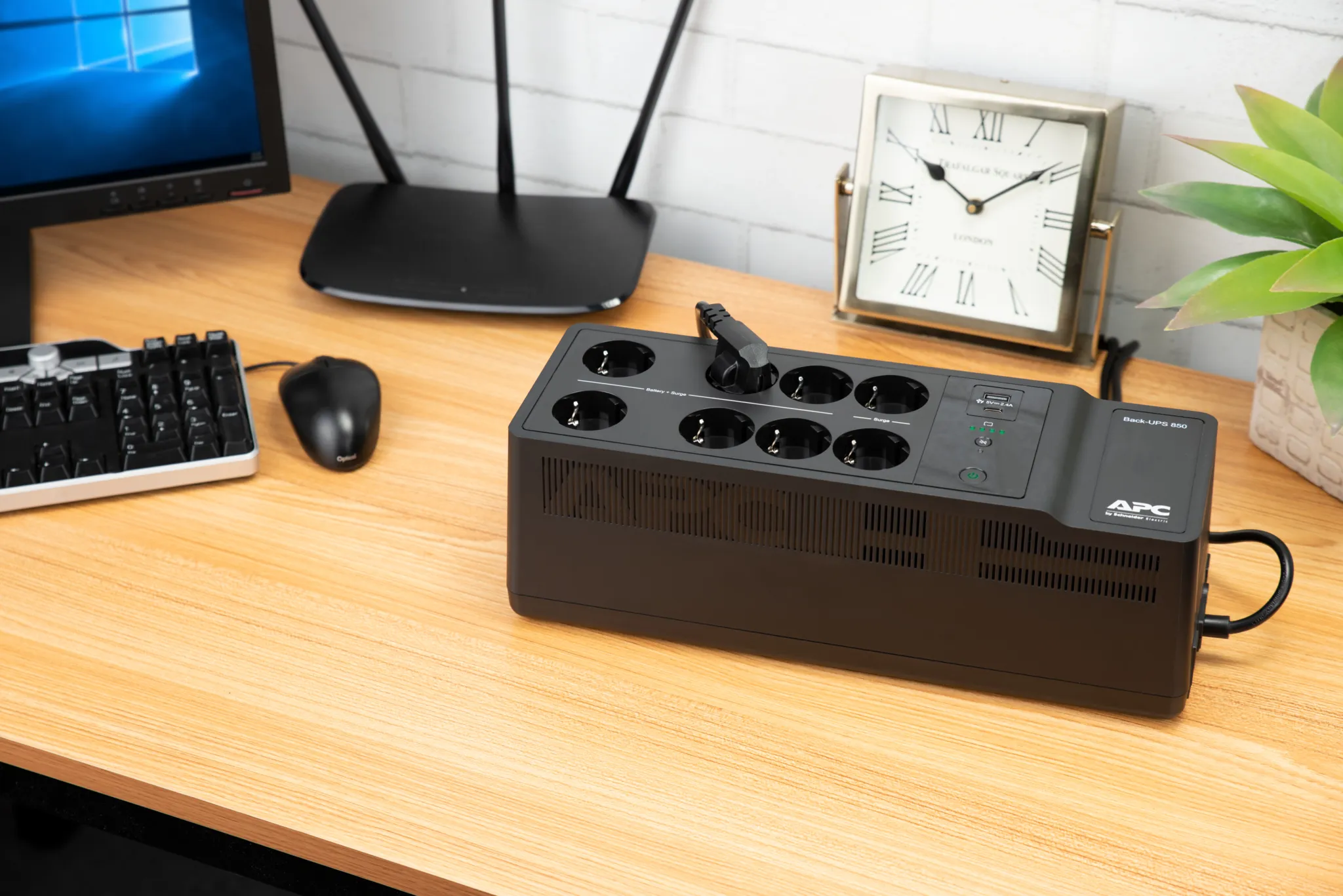 Back UPS Pro BR 850A 8 Outlets AVR