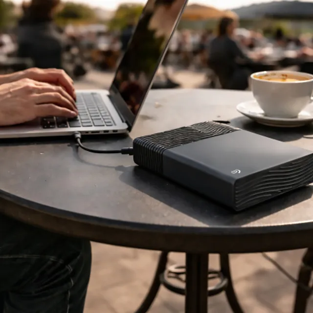 Seagate One Touch Hub 16 Tt USB 3.0 -ulkoinen SSD, laitteistosalaus, salasanasuojaus, musta