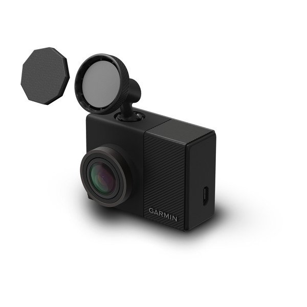 GARMIN DASHCAM 65W - FULL HD 180 WIDE. G-SENSOR. 2&quot; LCD. 2.1MP STILL. GPS. HDC. MIKKI. KAIUTIN. KAISTA &amp; T&Ouml;RM&Auml;YSVAROITUSJ&Auml;RJESTELM&Auml;. 8GB MUISTIKORTTI SIS&Auml;LTYY