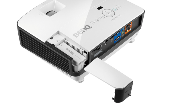 BENQ MU686 DLP projector 3.500AL WUXGA 1.920x1.200 20.000:1 16:10 3DviaHDMI MHL 2xHDMI 2xUSB D-SUB RS232 analog 1x2W white-black