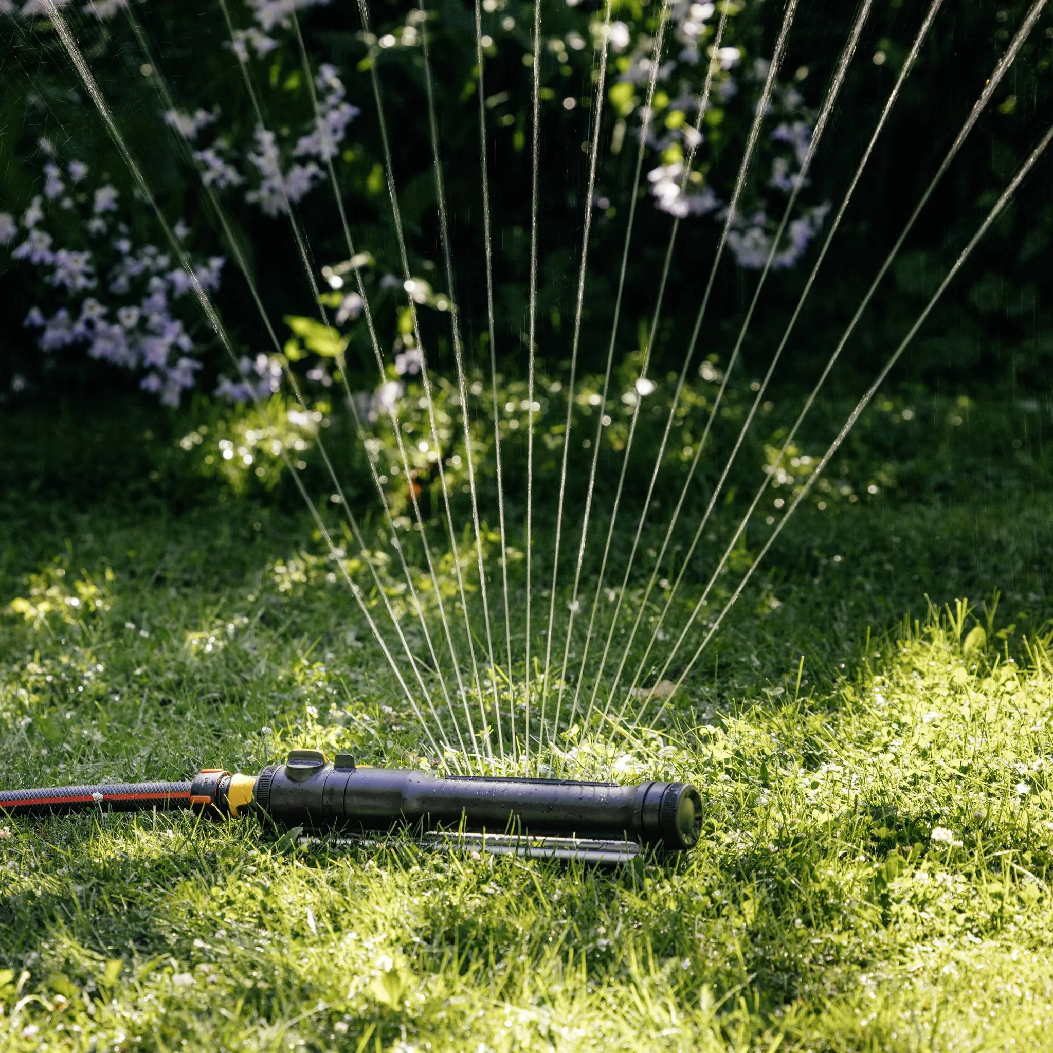 Fiskars Comfort S-M - oscillating sprinkler
