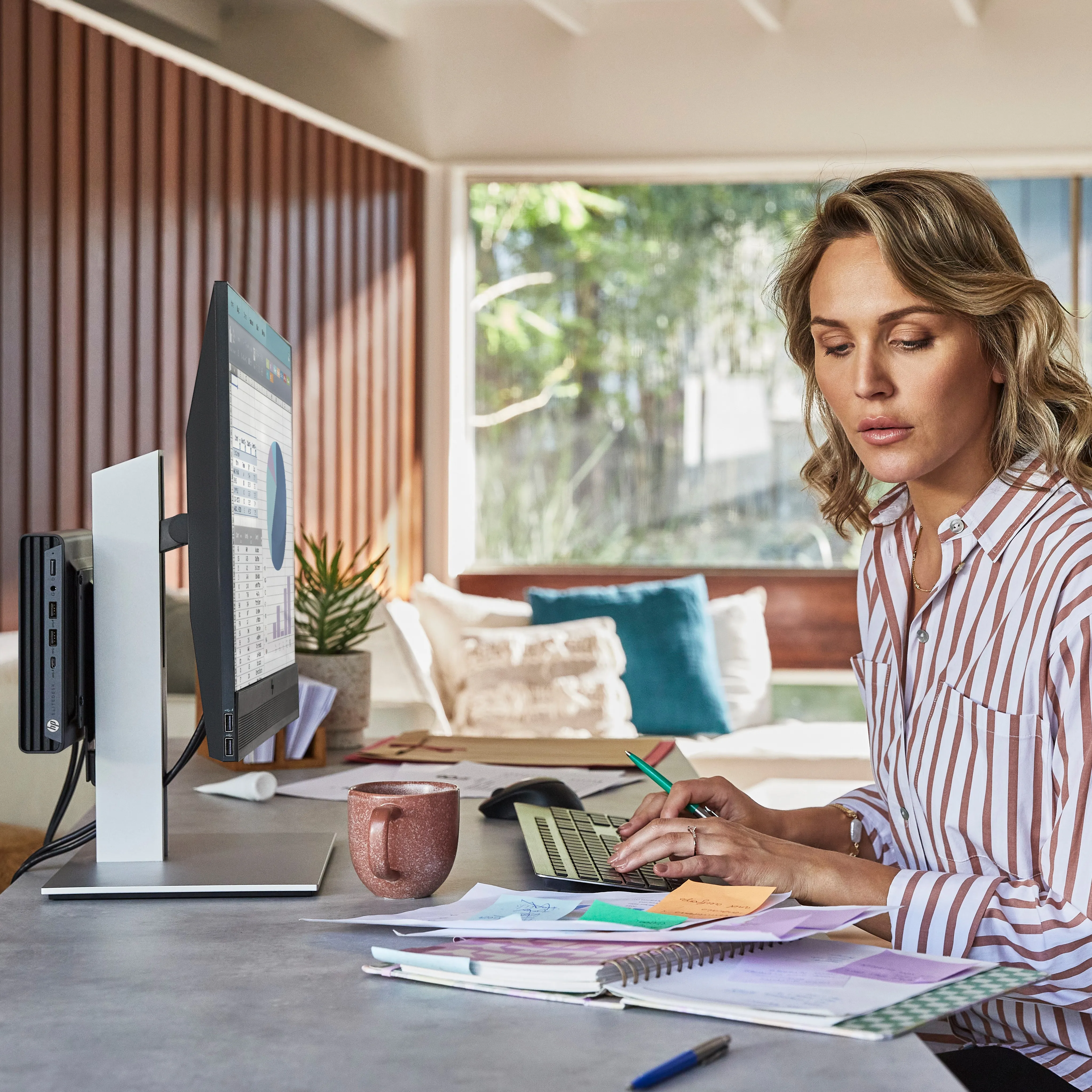 HP Elite Mini 800 G9 i5-14500, 16GB, 512GB, Win 11 Pro Mini PC, Black