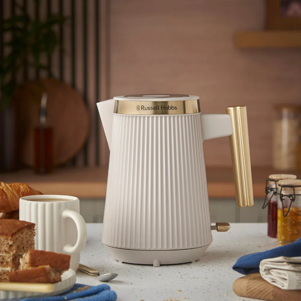 Russell Hobbs Bronte kettle, 1.7L, 2400W, Creme