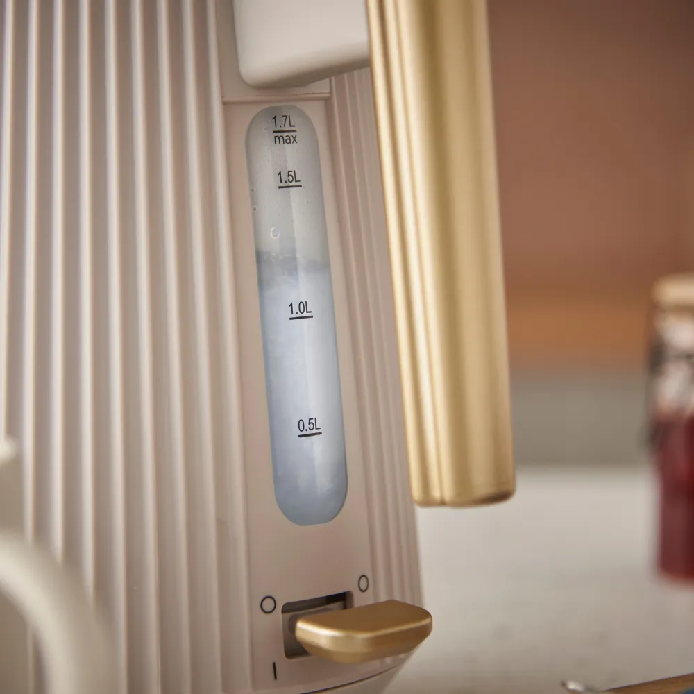 Russell Hobbs Bronte kettle, 1.7L, 2400W, Creme