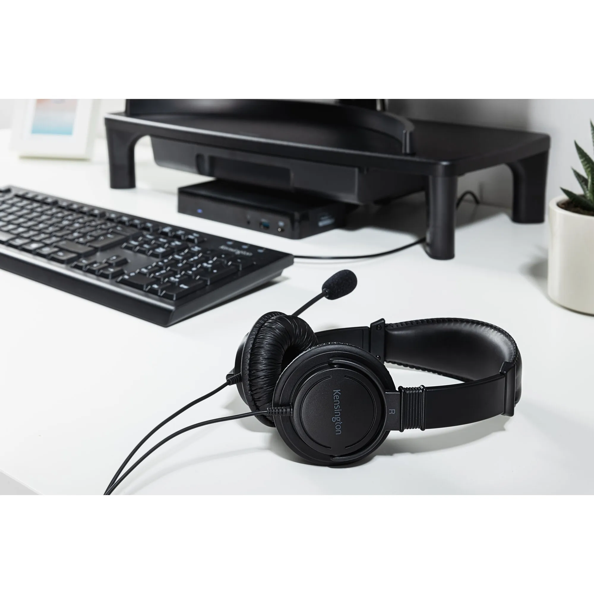 Kensington KB100 EQ Keyboard, Black