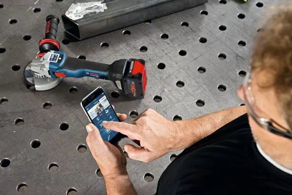 Bosch Professional GWS 18V-10 SC -akkukulmahiomakone