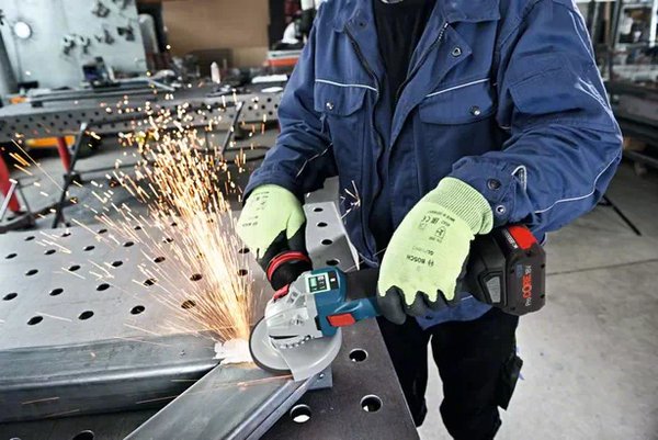 Bosch Professional GWS 18V-10 SC -akkukulmahiomakone