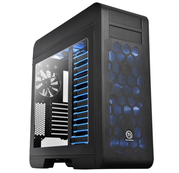 THERMALTAKE Core V71 Big Tower 3 preinstalled 20cm LED fans, I/O ports with 2x USB 2.0, 2x USB 3.0, 1 HD Audio, side window