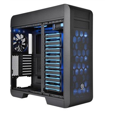 THERMALTAKE Core V71 Big Tower 3 preinstalled 20cm LED fans, I/O ports with 2x USB 2.0, 2x USB 3.0, 1 HD Audio, side window