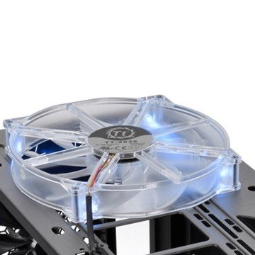THERMALTAKE Core V71 Big Tower 3 preinstalled 20cm LED fans, I/O ports with 2x USB 2.0, 2x USB 3.0, 1 HD Audio, side window