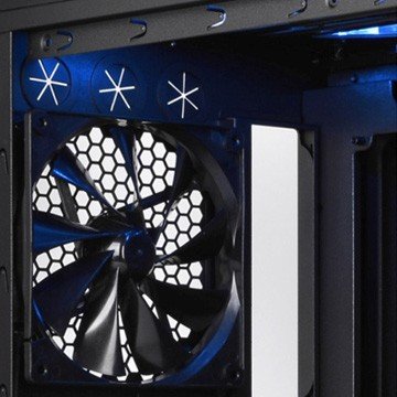THERMALTAKE Core V71 Big Tower 3 preinstalled 20cm LED fans, I/O ports with 2x USB 2.0, 2x USB 3.0, 1 HD Audio, side window