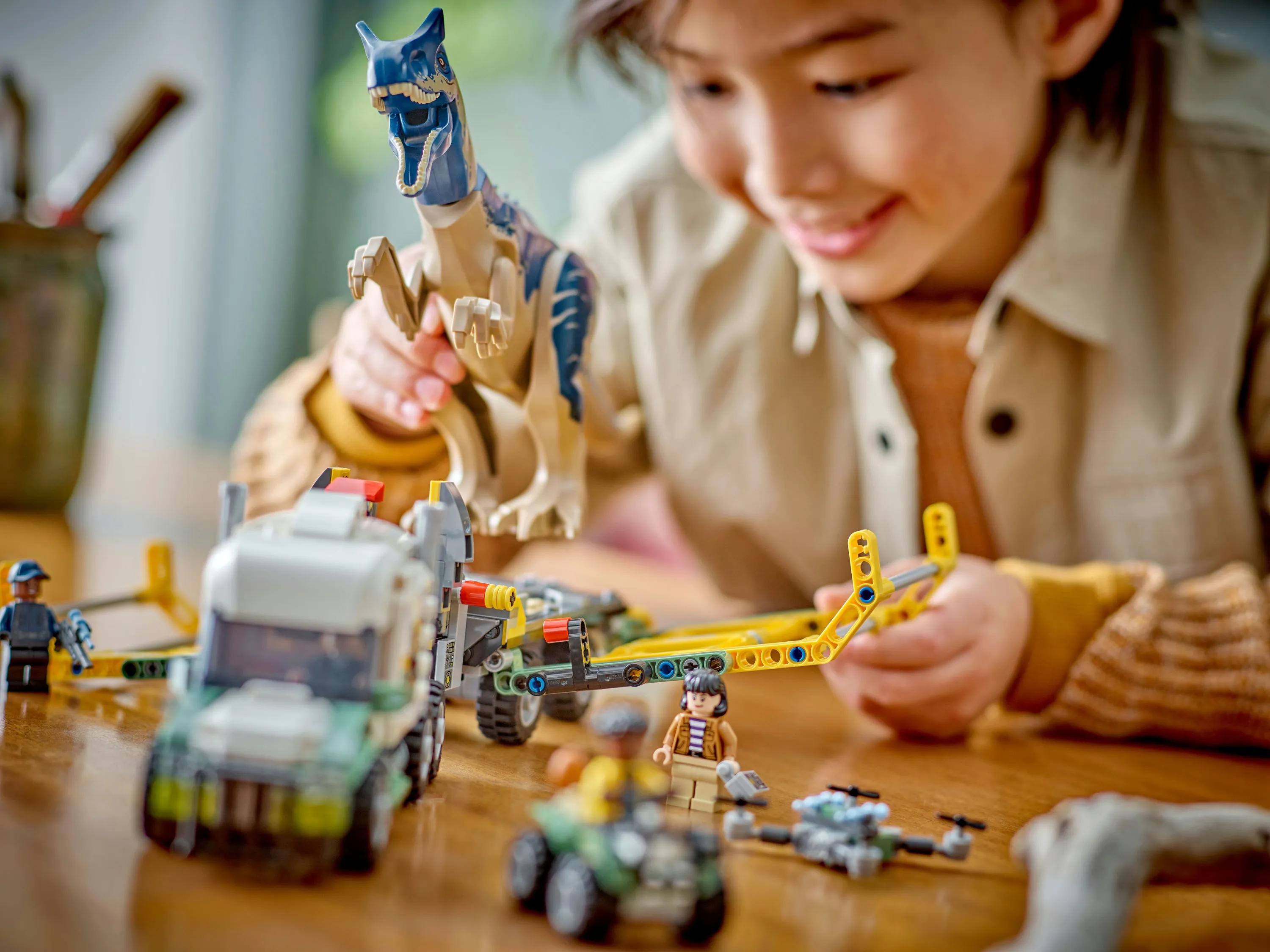 LEGO Jurassic World Dinosaurieoperationer: Allosauruslastbil 76966