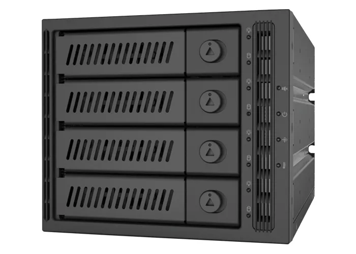 CHIEFTEC 3x5.25 bays for 4 SAS/SATA HDDs