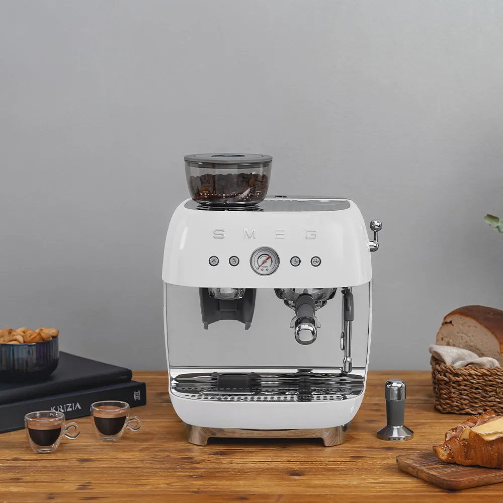 Smeg 50's Style EGF03WHEU - espressomaskin, Vit