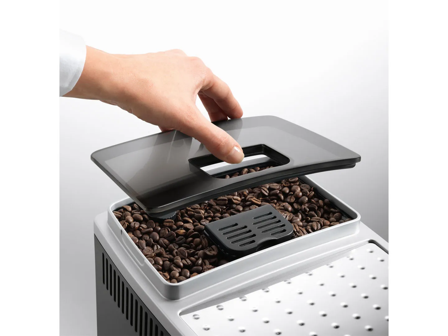 De'Longhi Magnifica S ECAM 22.110.B Fully Automatic Espresso Machine, Black