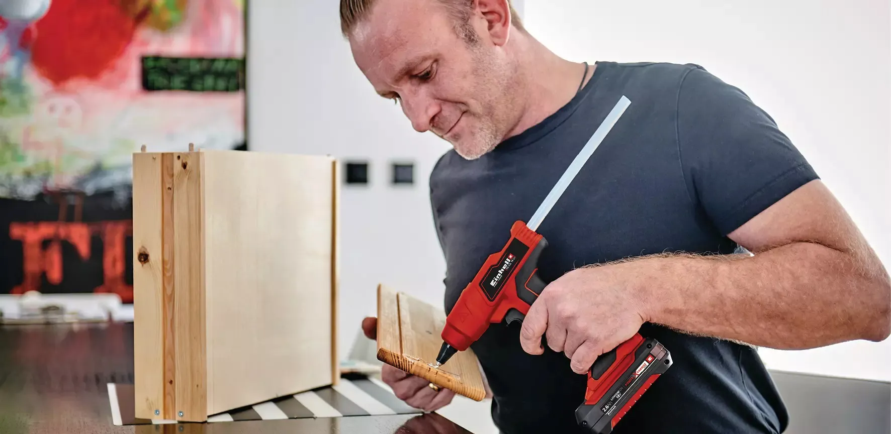 Einhell cordless hot glue gun TE-CG 18 Li - Solo, 18V (red/black, without battery and charger)