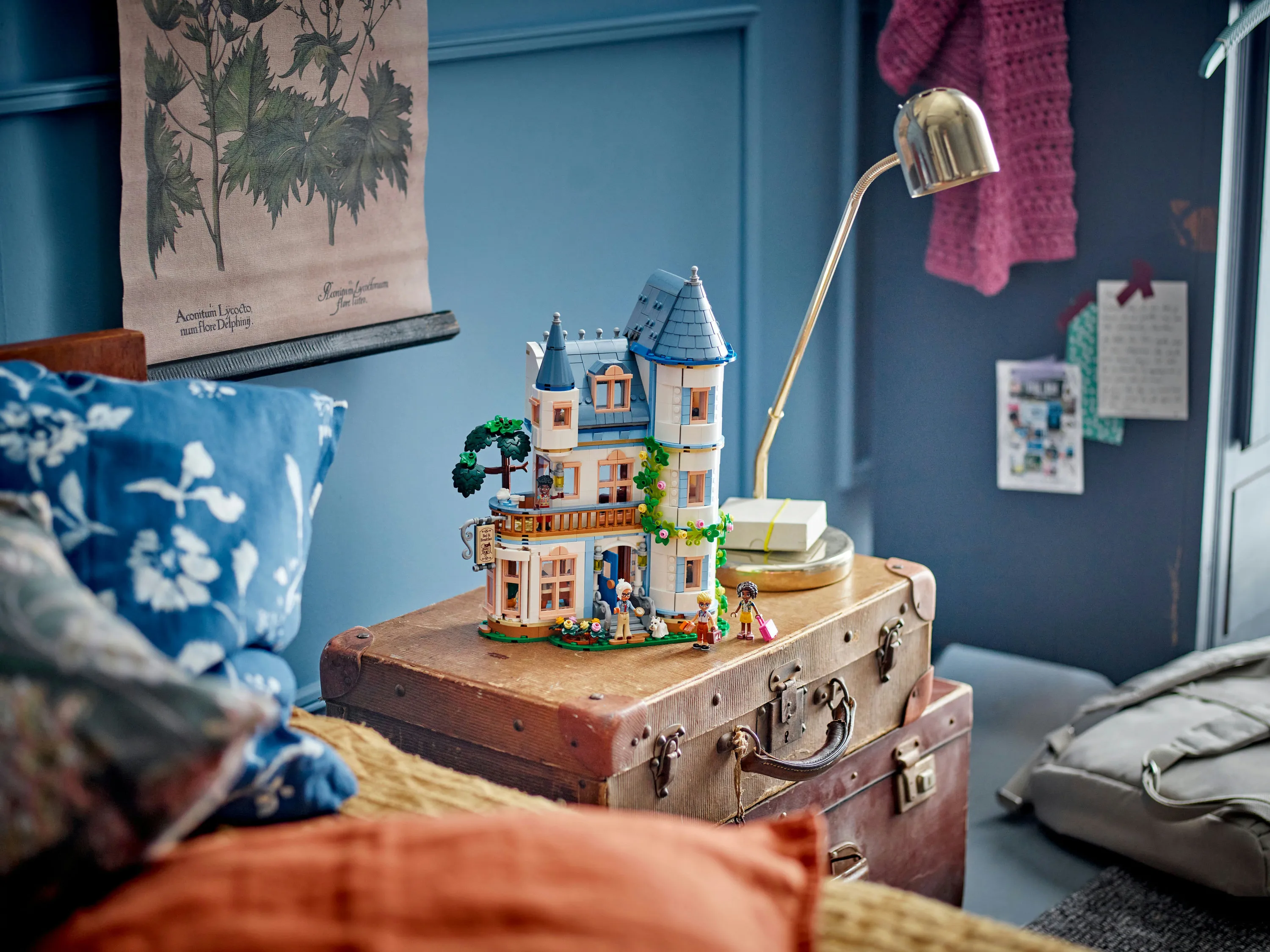 LEGO Friends Castle Inn 42638