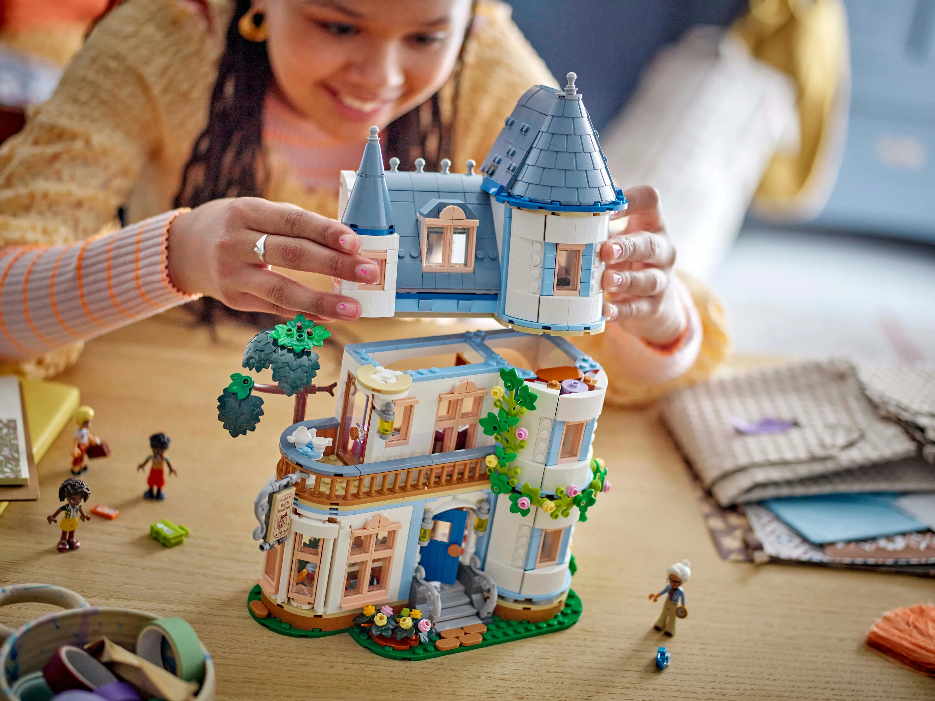 LEGO Friends Castle Inn 42638