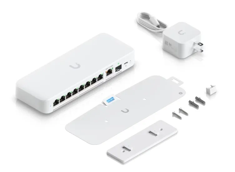 Flexible, 8-port 2.5 GbE switch with a 10 GbE