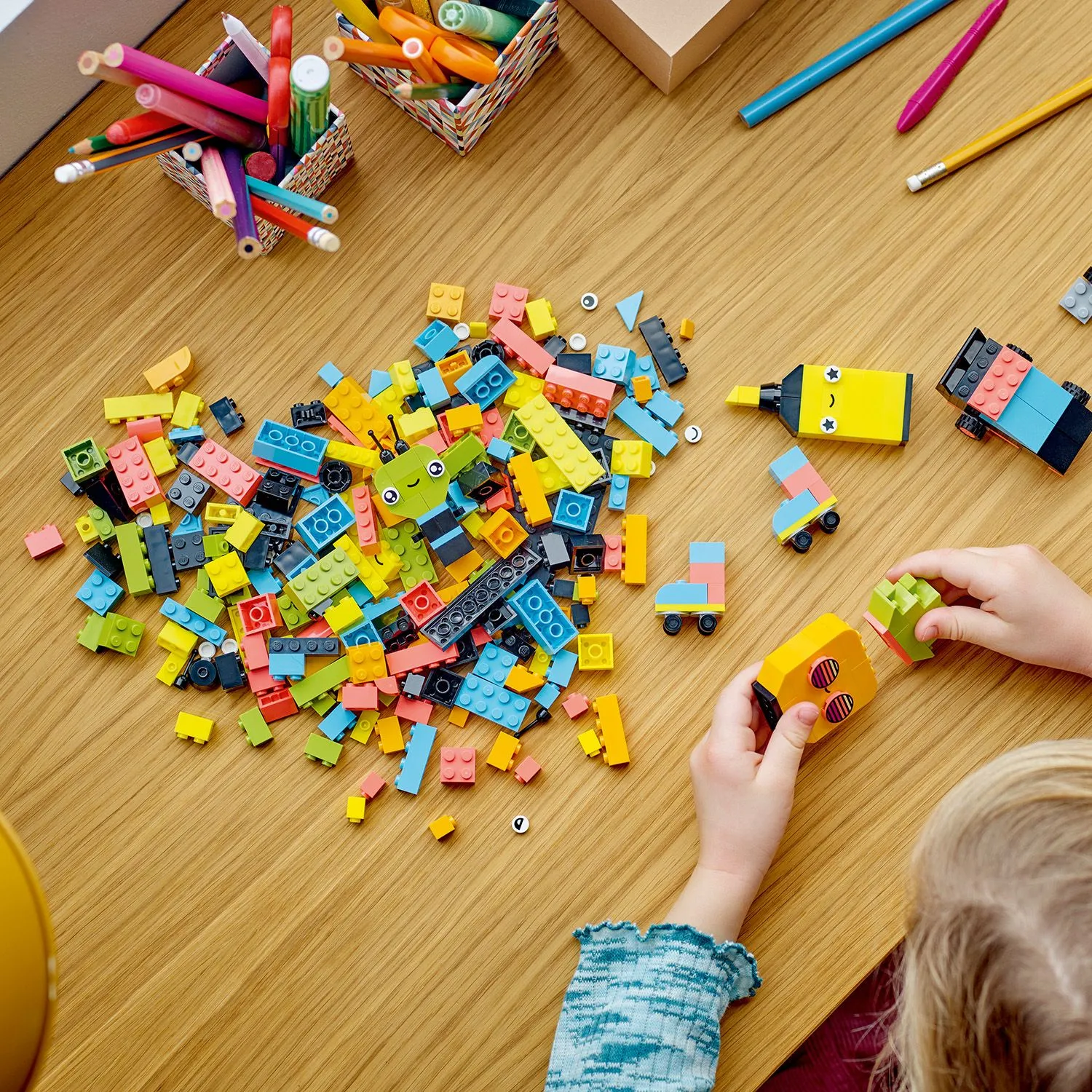 LEGO Classic Creative Fun in Neon Colors 11027