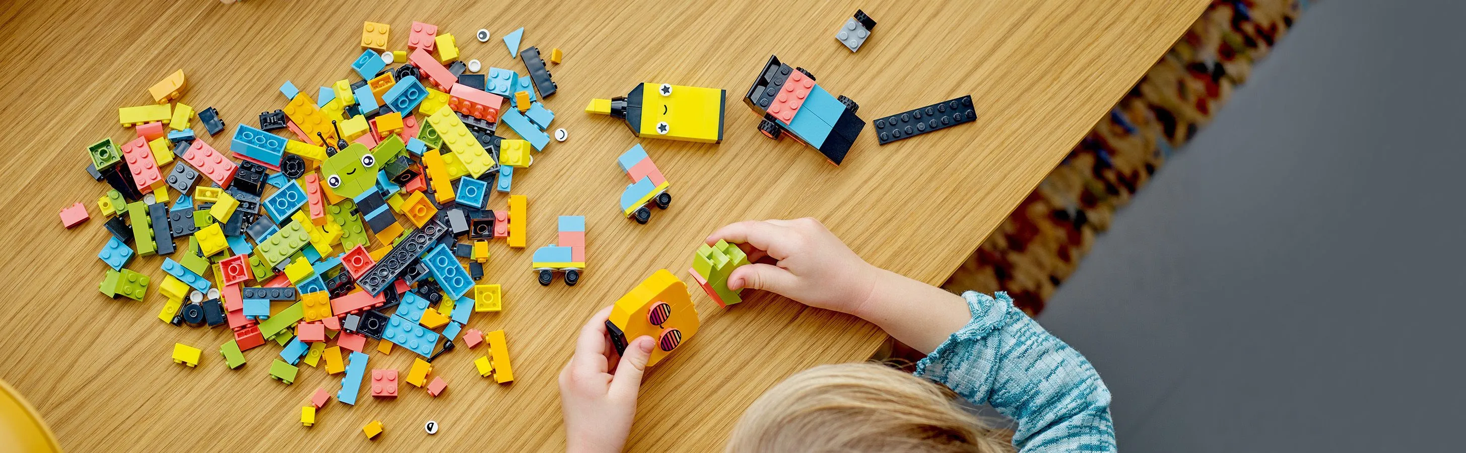 LEGO Classic Creative Fun in Neon Colors 11027