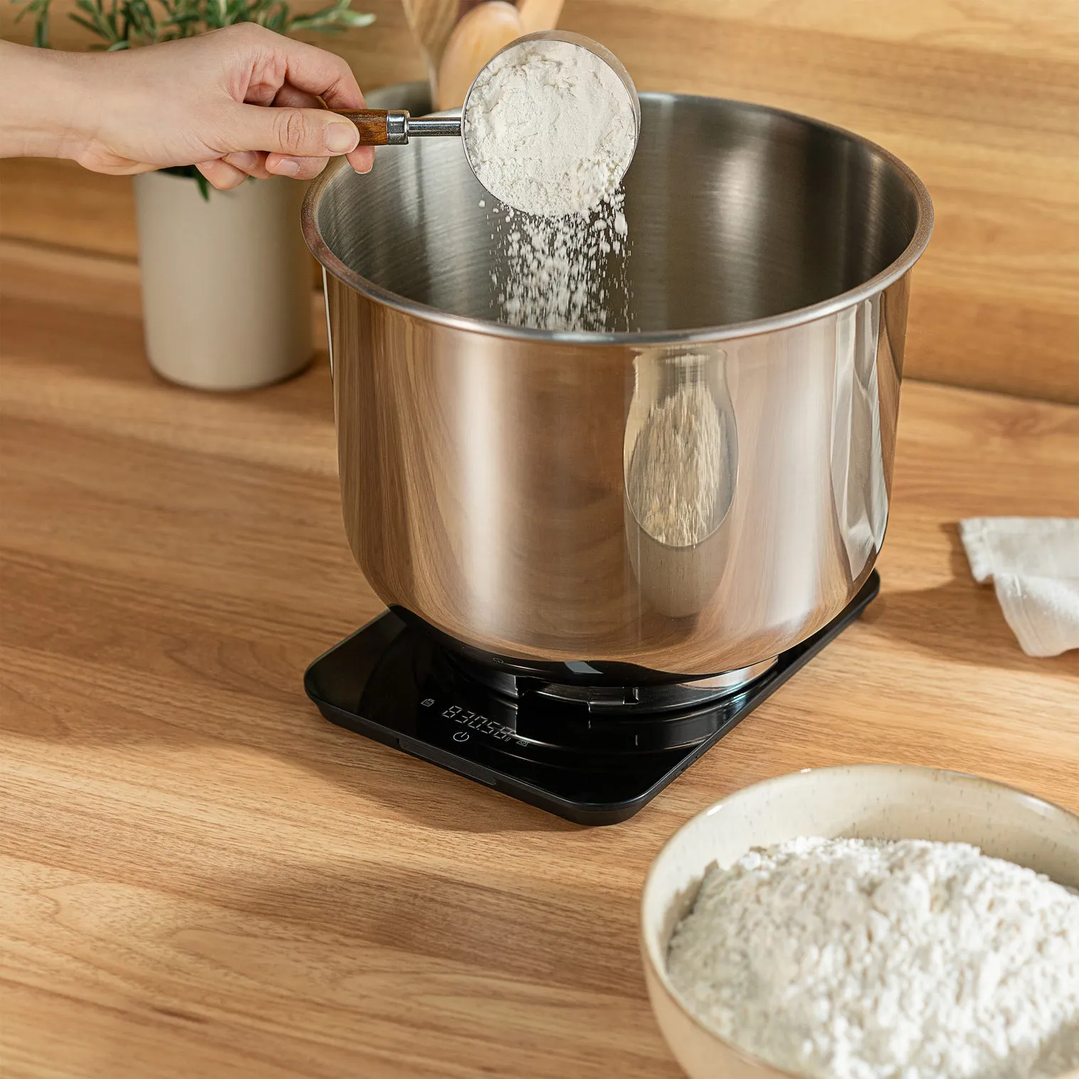 Wilfa MAX KS2B-10 -talousvaaka, 10kg, musta