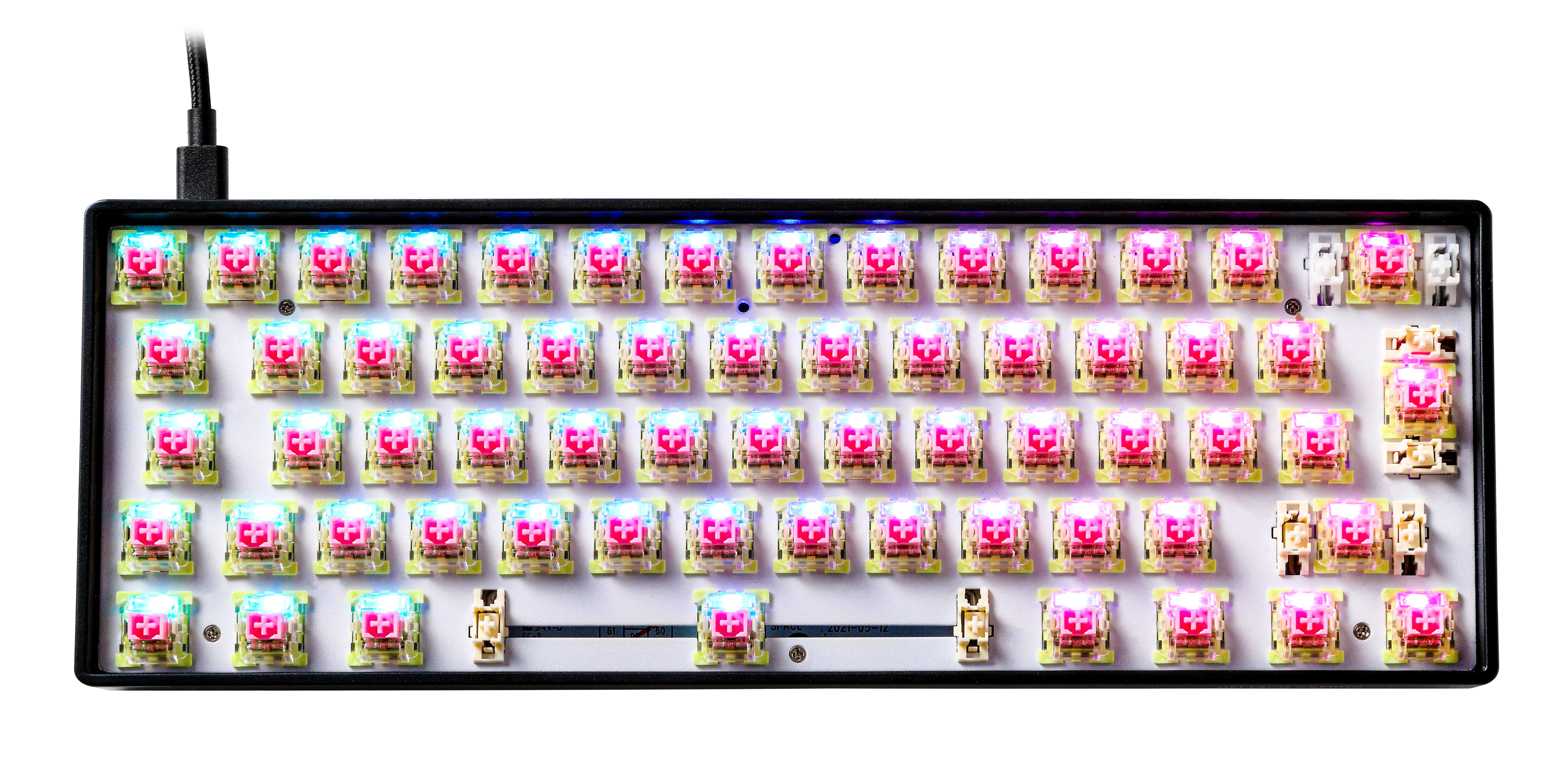 Deltaco Gaming DK475. 60%, Pudding Keycaps, Hot Swap, RGB - speltangentbord, svart