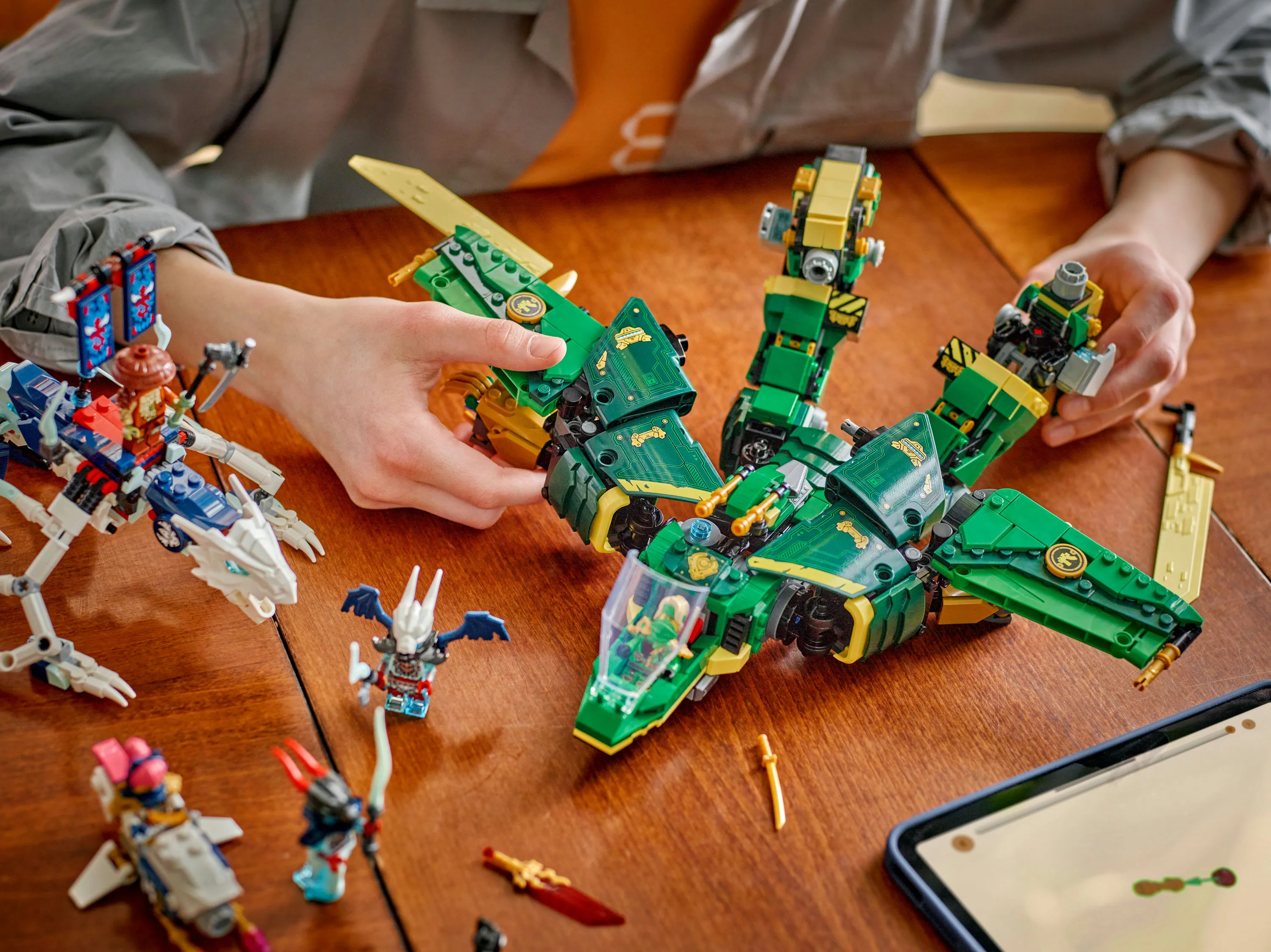 LEGO NINJAGO Lloyd's Jet-Mech 71845