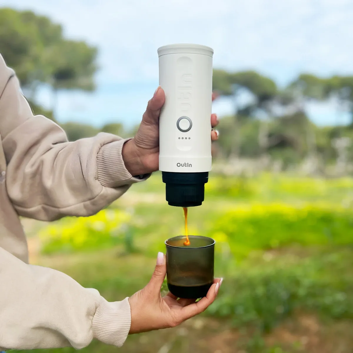 OutIn Nano Portable - espresso maker, Pearl White