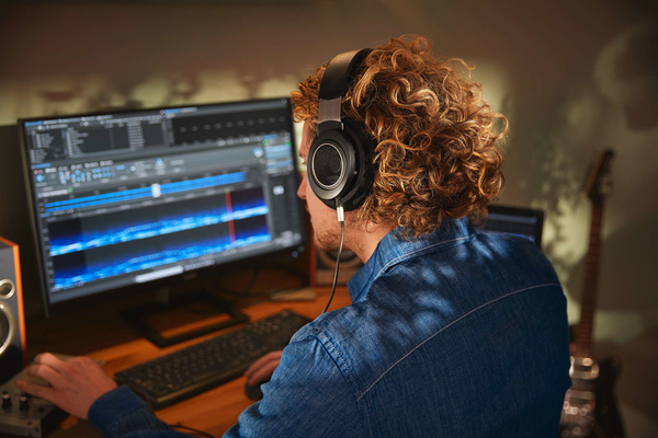 Philips HEADPHONE INDOOR WIRED ON EAR SH