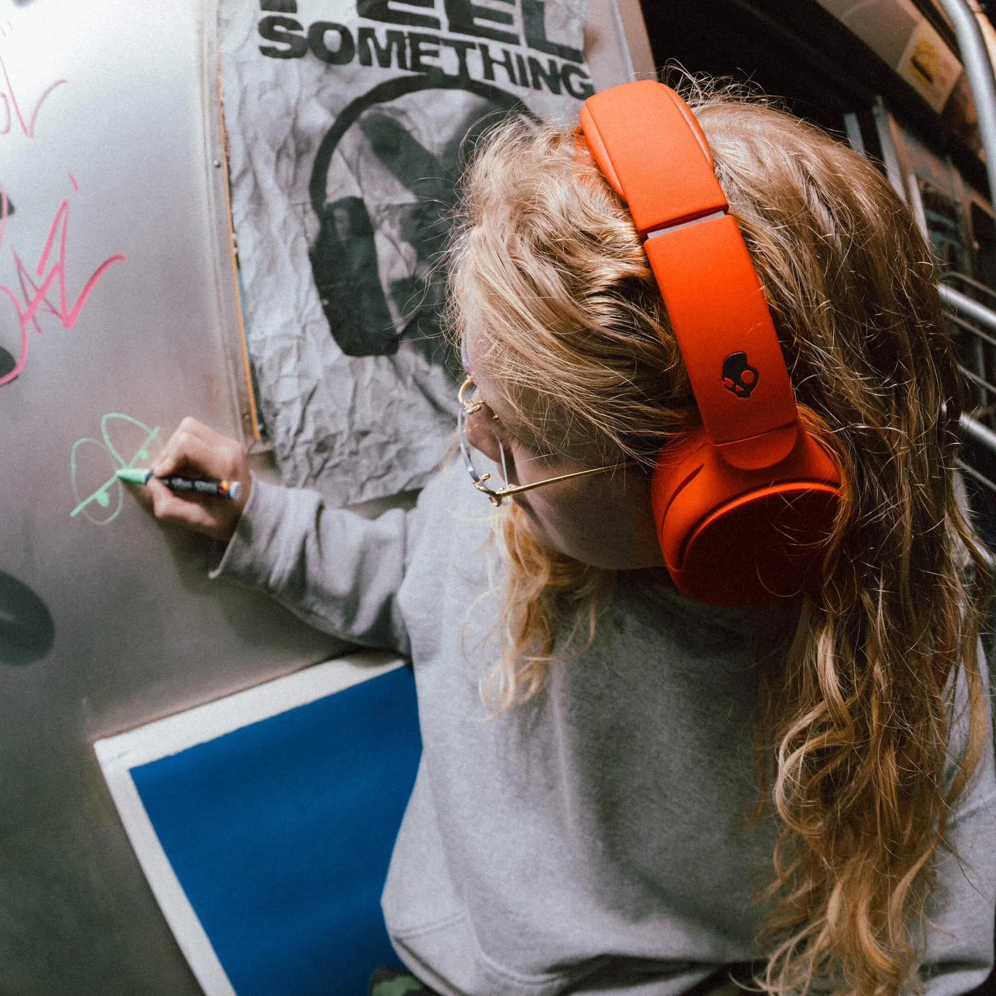 Skullcandy Crusher 720 tr&aring;dl&ouml;sa over-ear h&ouml;rlurar, r&ouml;d