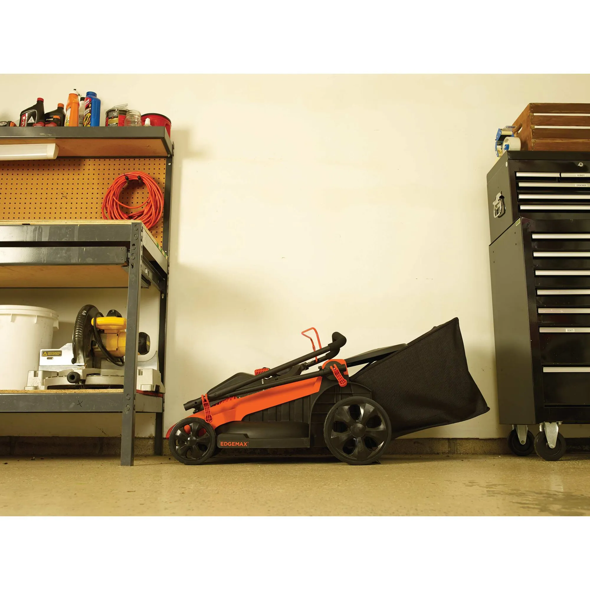 BLACK+DECKER LM2000-QS Elektrisk gr&auml;sklippare 2000 W (48 cm, 50 l)