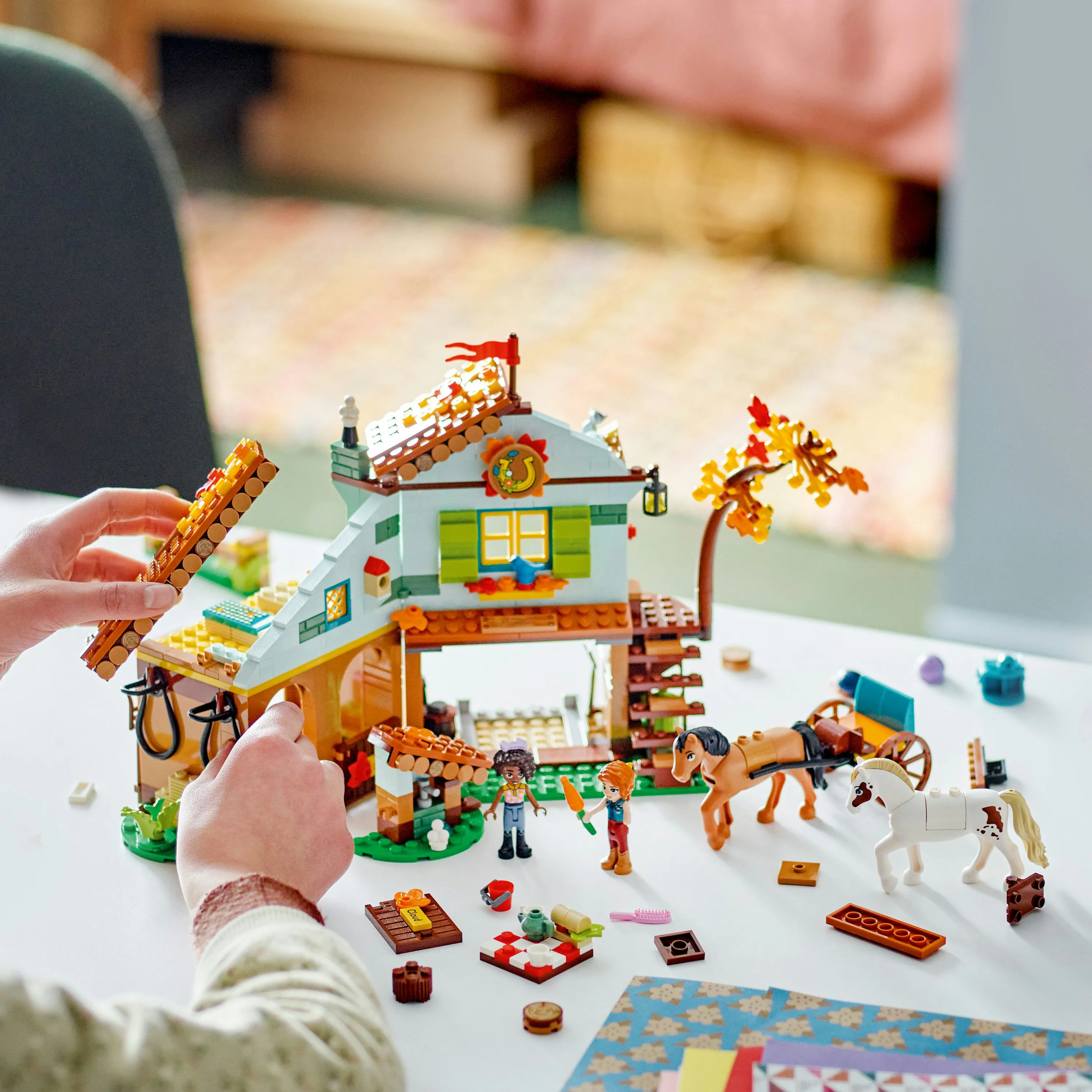 Lego Friends Autumnin hevostalli 41745