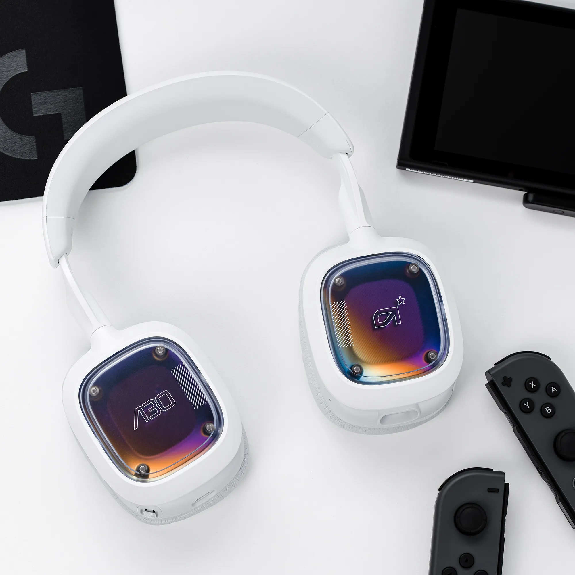 Logitech Astro A30 PS5 - wireless gaming headset, white
