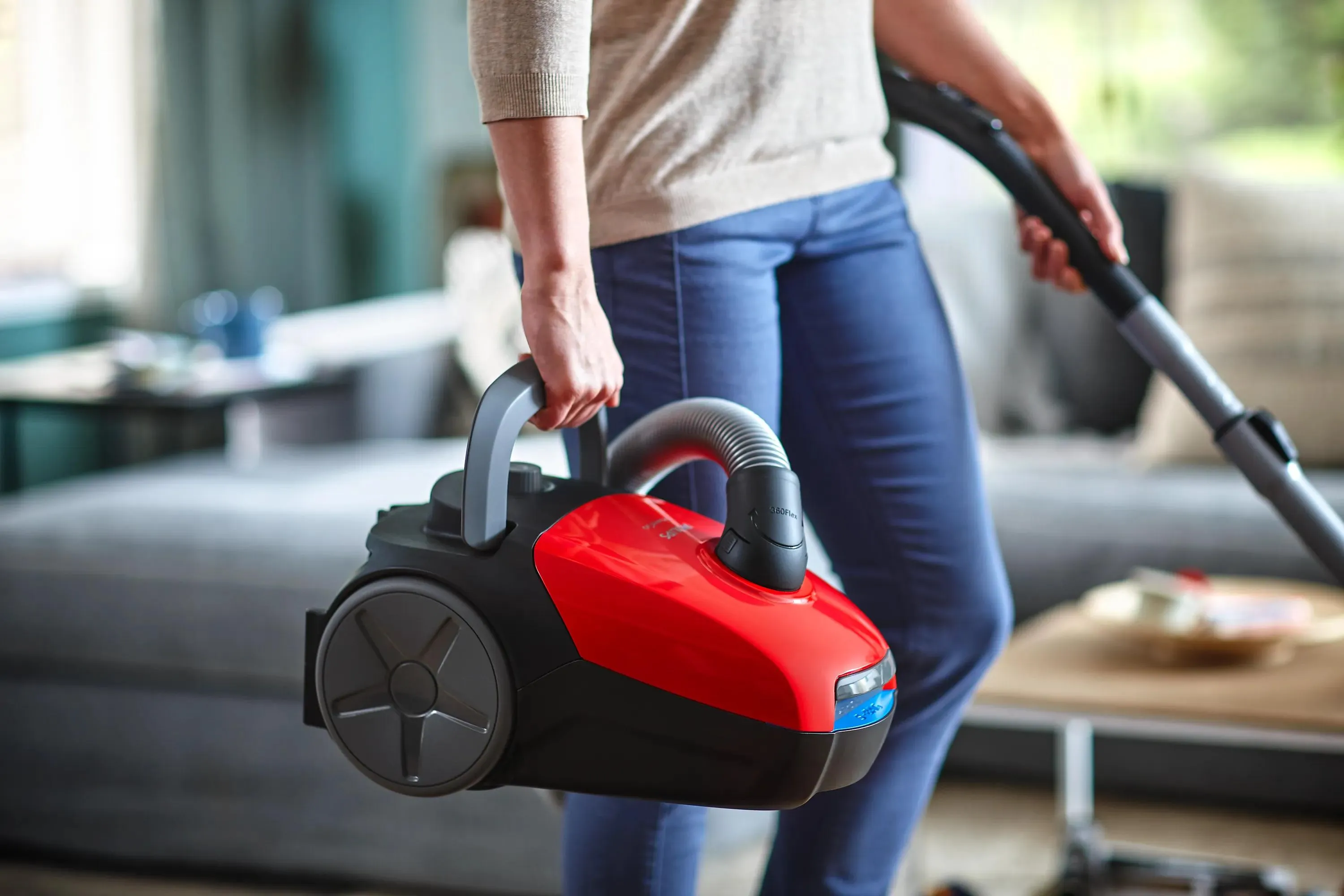 Philips PowerGo FC8243/09 Cylinder vacuum cleaner 3L 900W, Grey