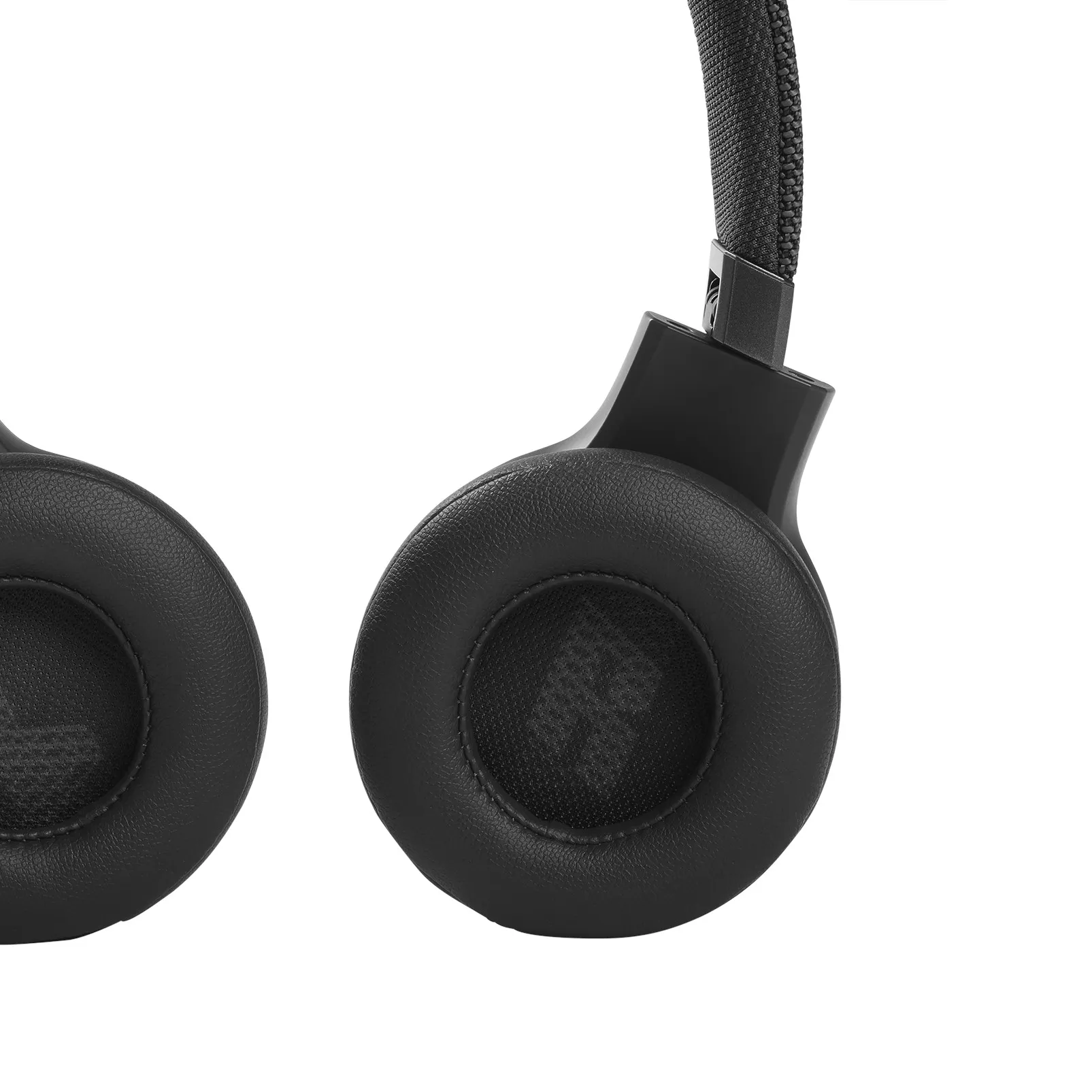JBL Live 460 NC -langattomat kuulokkeet, Musta