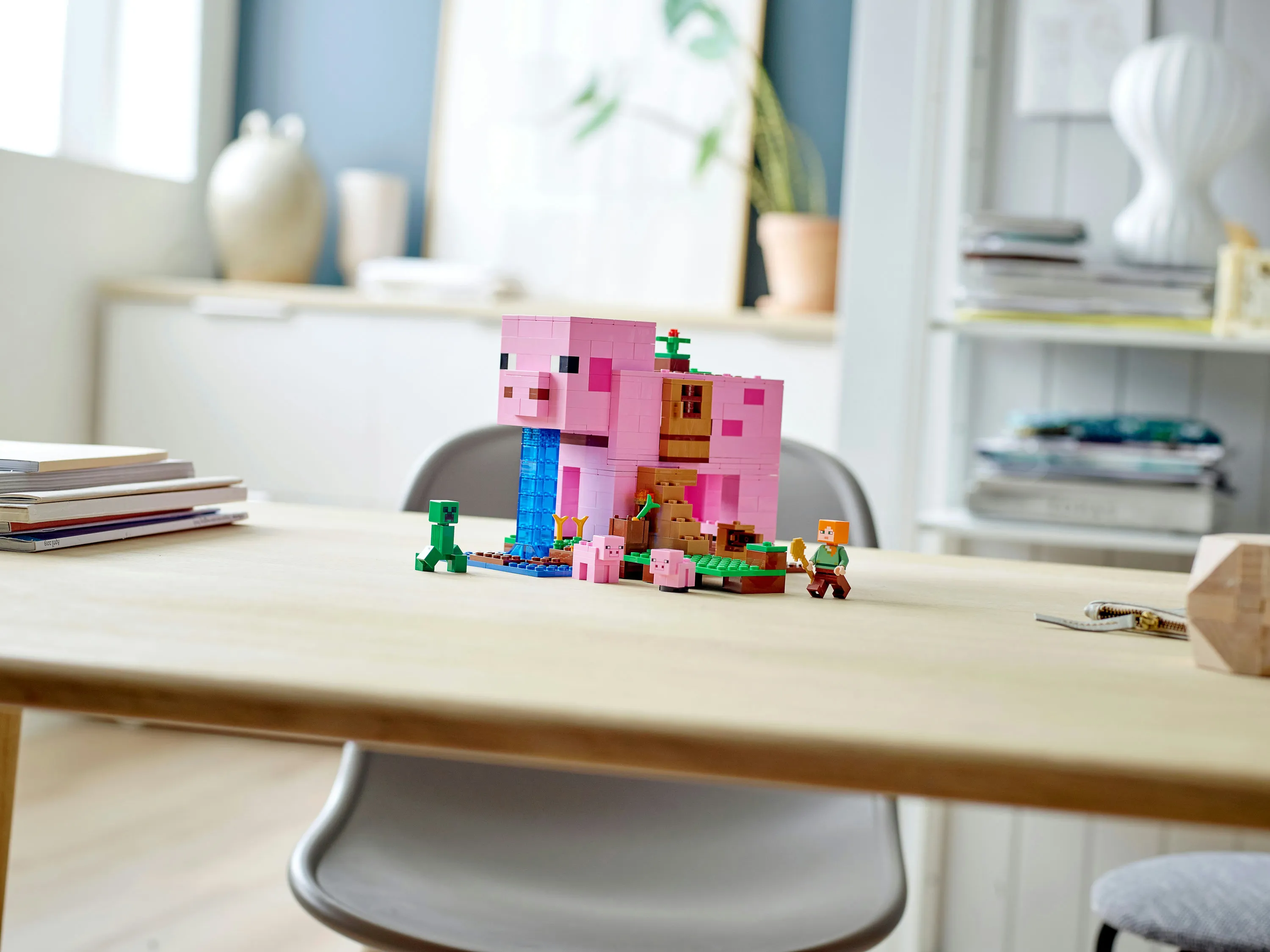 Lego Minecraft The Pig House  21170