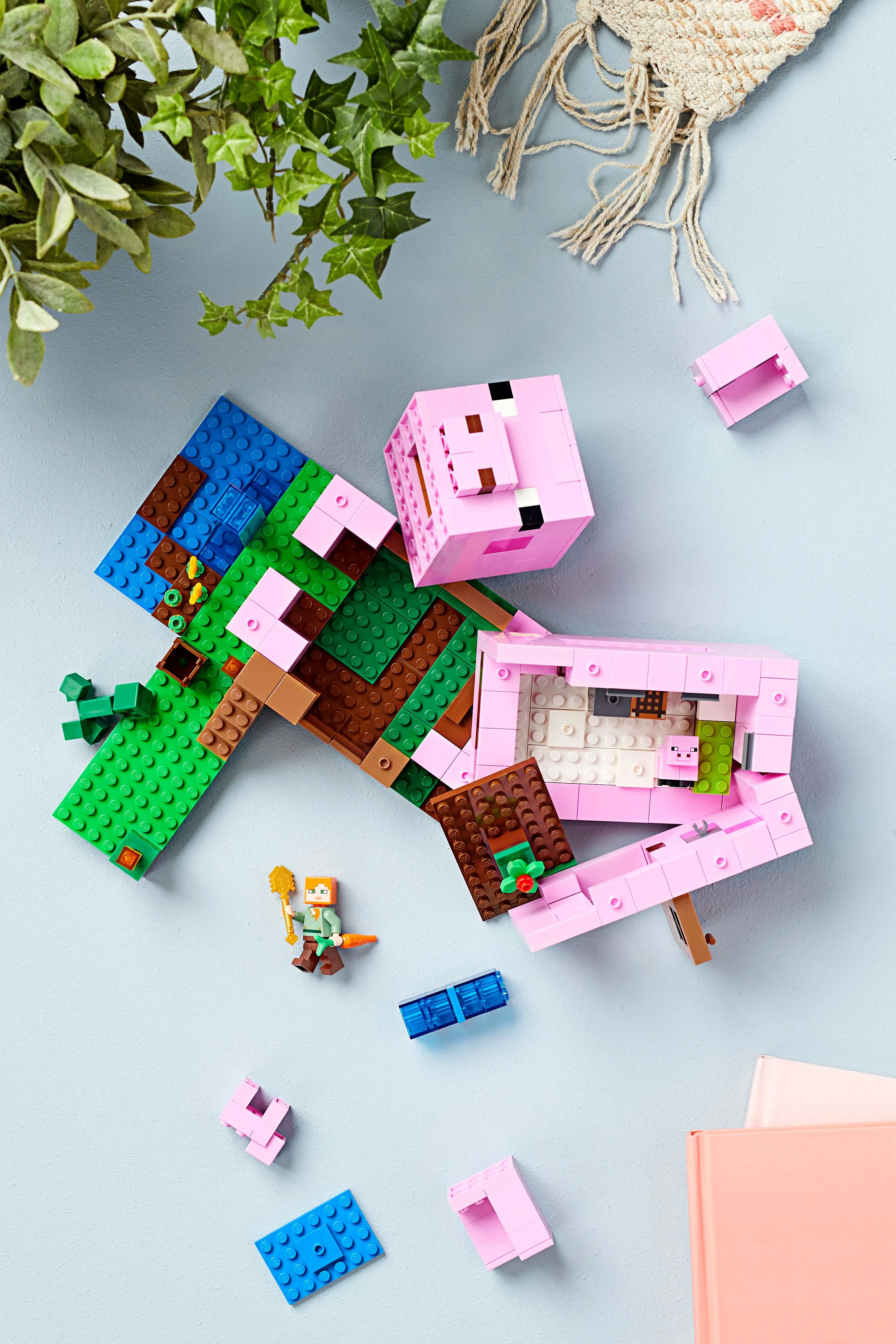 Lego Minecraft The Pig House  21170